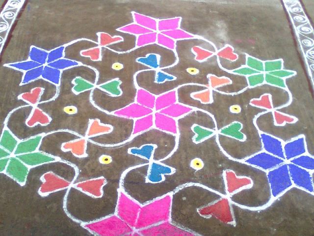 800px-Kolam2 Kolam
